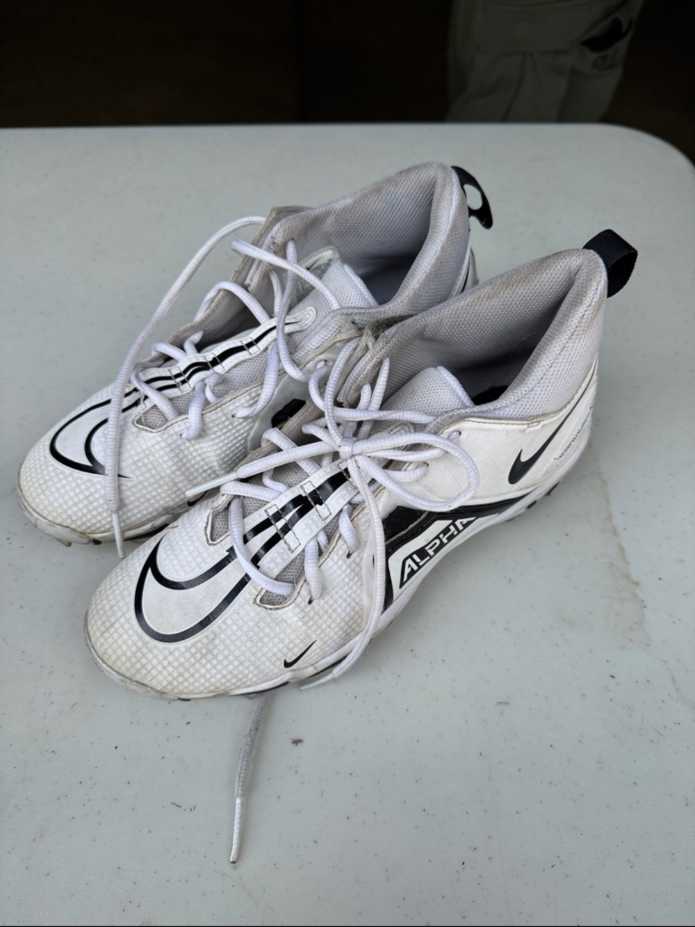 Nike Men's White and Black Athletic Shoes